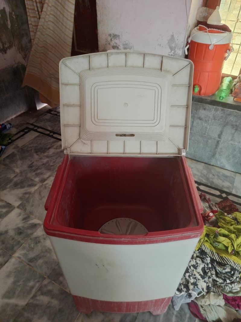 ایک عدد دو عاشق مشین پلاسٹک باڈی کنڈیشن 8 بائے 6