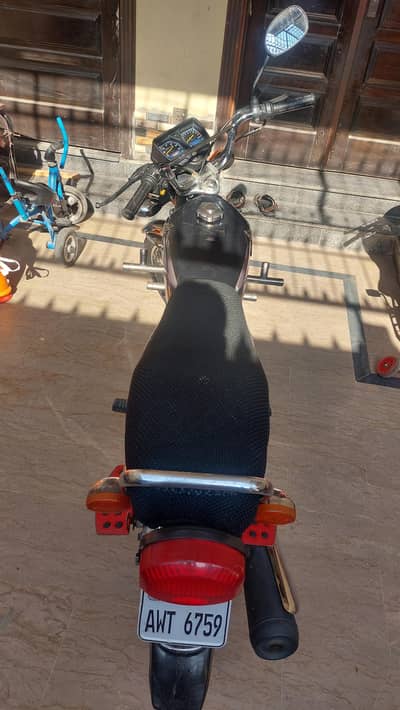 Honda CG 125 Black 2025 Model