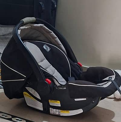 Graco baby seat / baby cot/ baby carrier