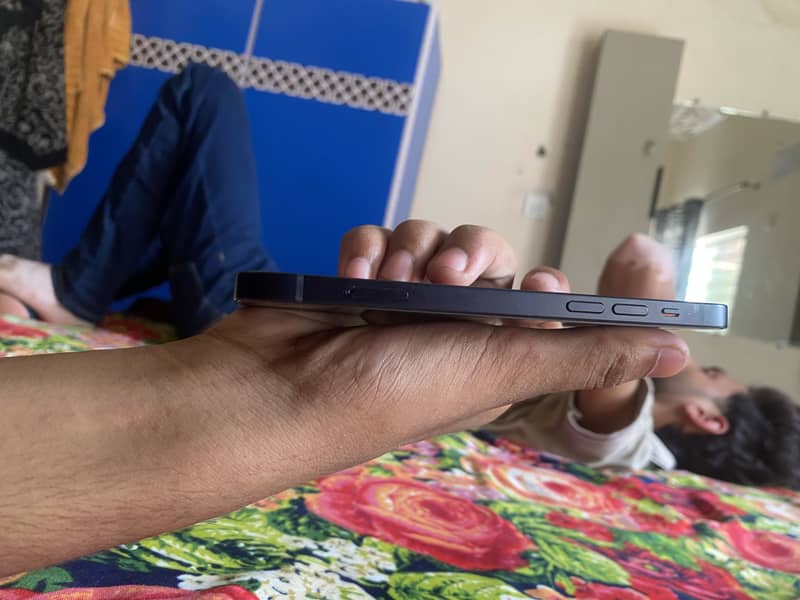 Apple iPhone 12 5