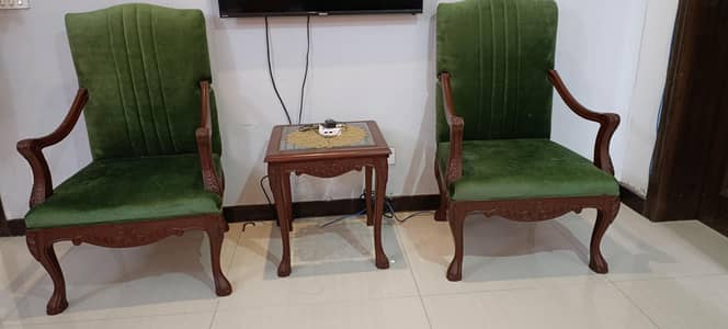 bedroom chairs with table