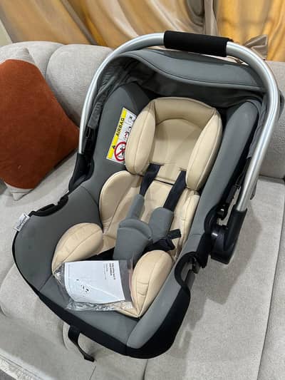 BABY CARRY COT PLUS CAR SEAT