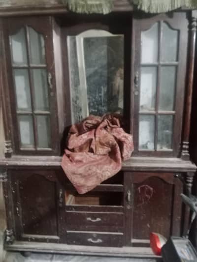 makeup dressing old strong wood