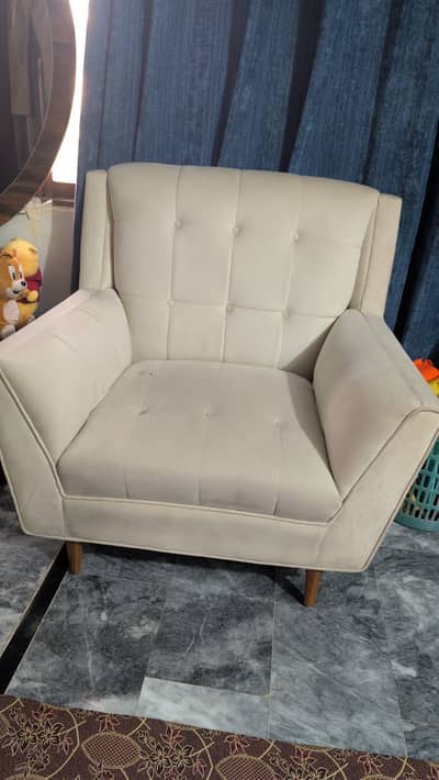 Single sofa for sale