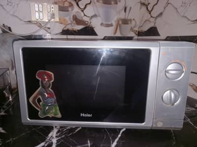 Haier HGN-2690MS Microwave Oven for Sale - Like New Condition