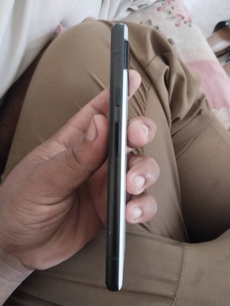 Google Pixel 6a 1