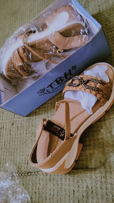 Original women sandals size 8 - new with box