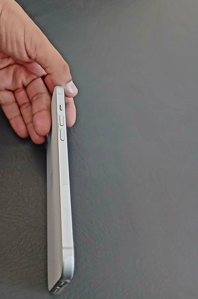 Apple iPhone 15 plus 1