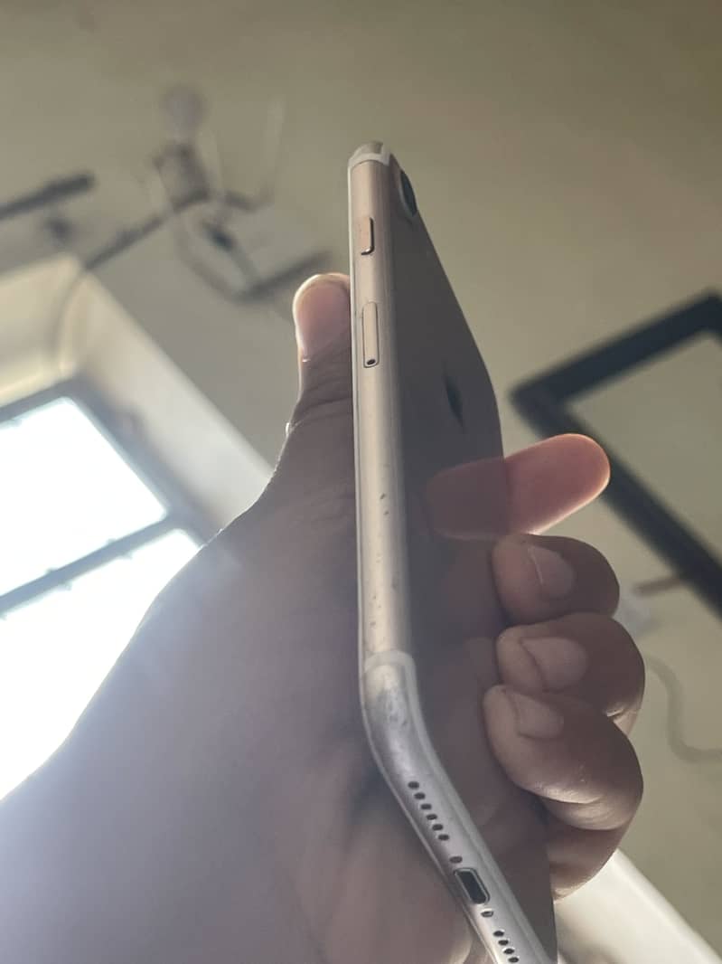 Apple iPhone 7 3
