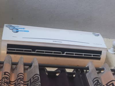 Urgent Sale 1.5 Ton Inverter