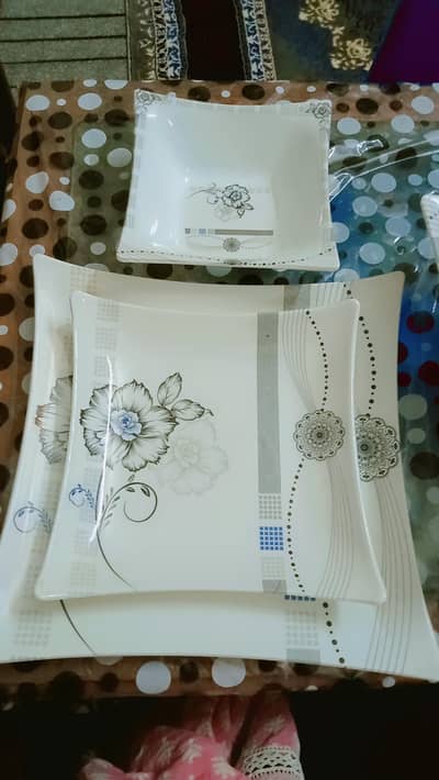 plastic dinner set