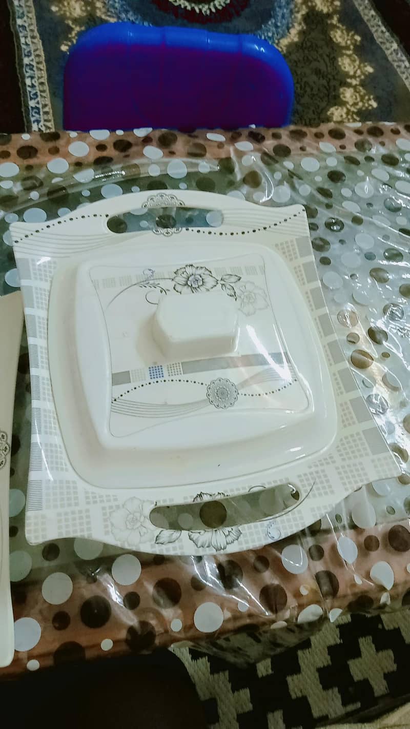 plastic dinner set 1