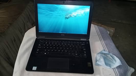 Dell Latitude E7270 -  i5-6300U - 256GB SSD