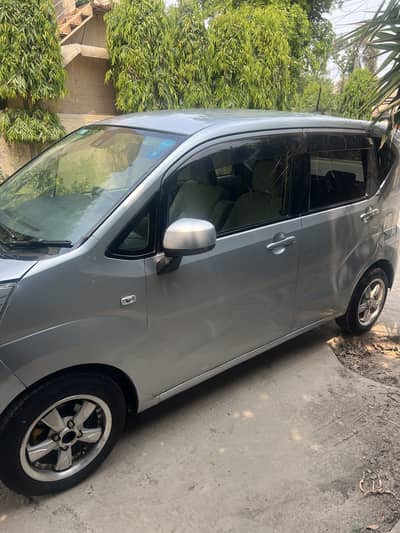 Daihatsu Move 2015
