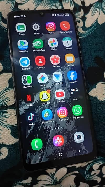 sale exchange neat clean new condition mobile full hd display hd cam