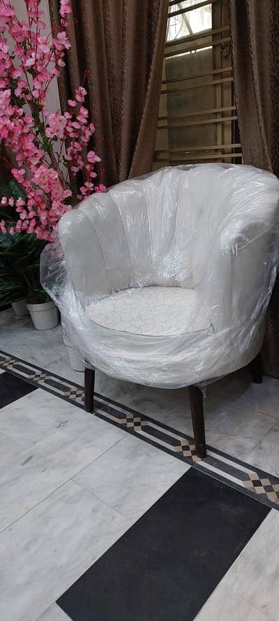 Sofa Set 5 seater bilkul new condition unique look