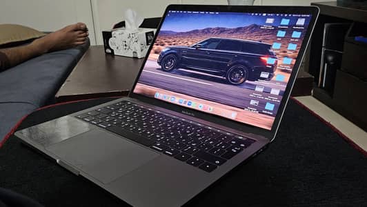 Macbook Pro 2017 8/256GB