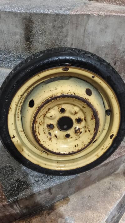 Toyota Bits spare tyre