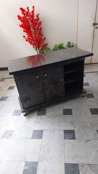 Iron table big size never used scratchless condition