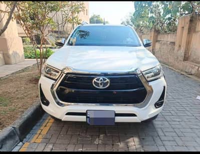 Toyota Hilux Revo V 2023 Automatic | Toyota Hilux Revo V