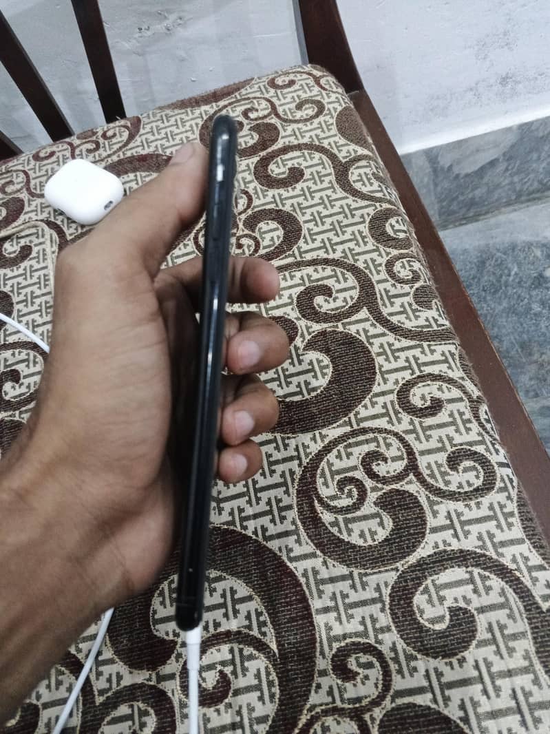 Apple iPhone 7 Plus 3