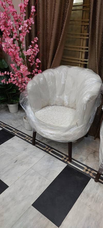 Sofa Set 5 seater bilkul new condition ha not used