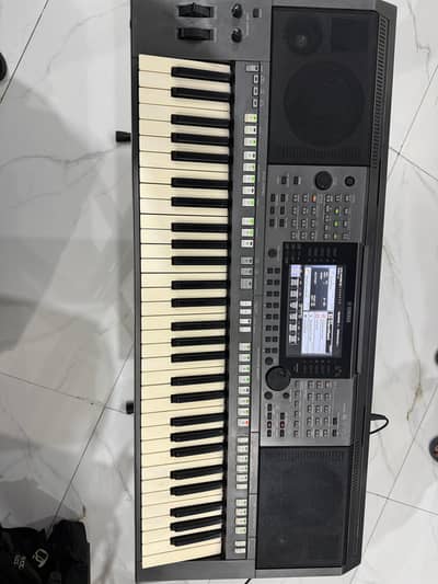 Yamaha PSR S770