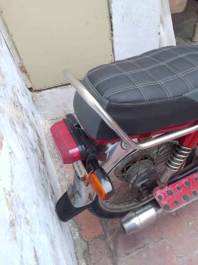 crown70 0