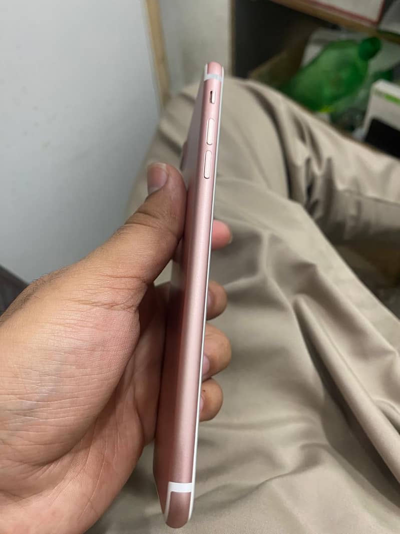 Apple iPhone 7 Plus 2