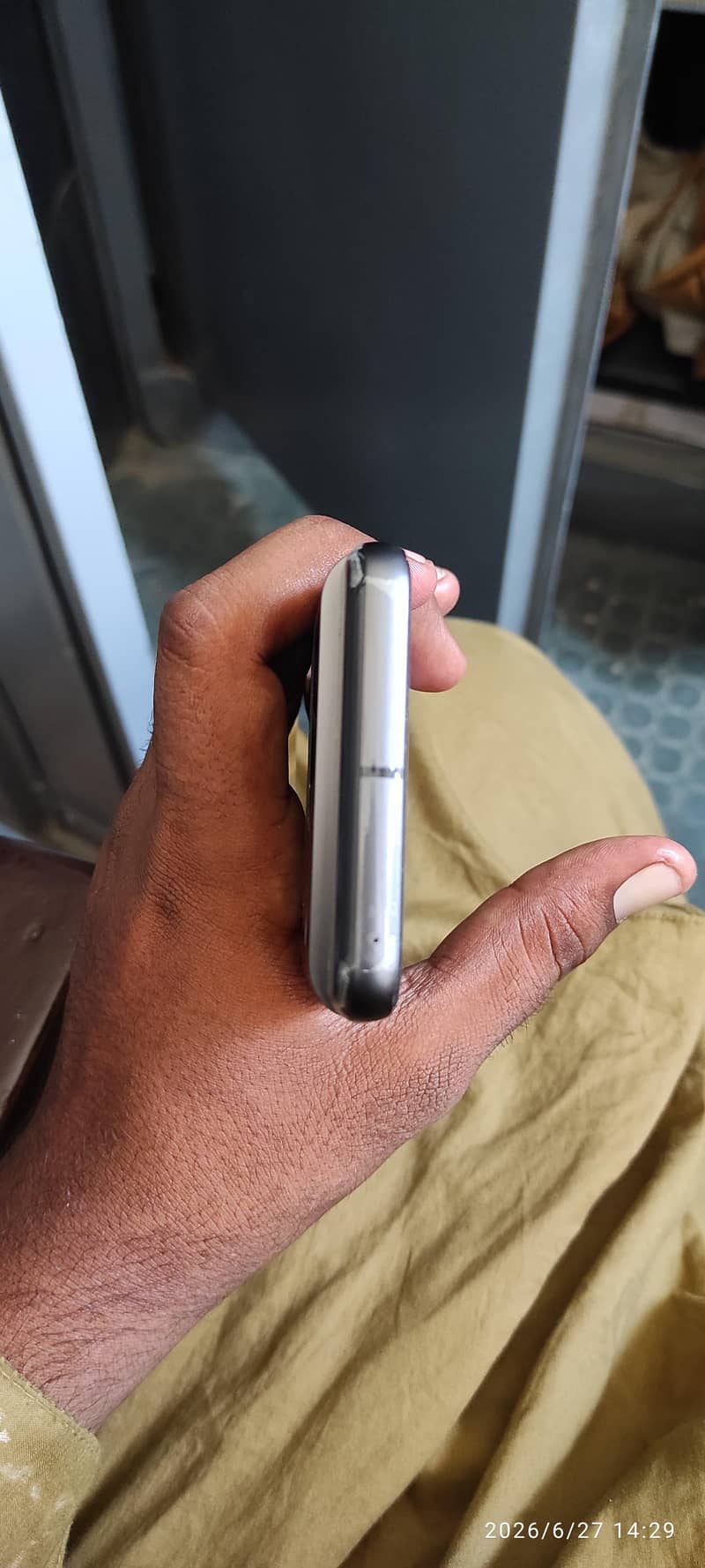 Google Pixel 8 5