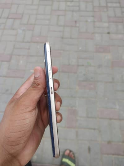 lg v60