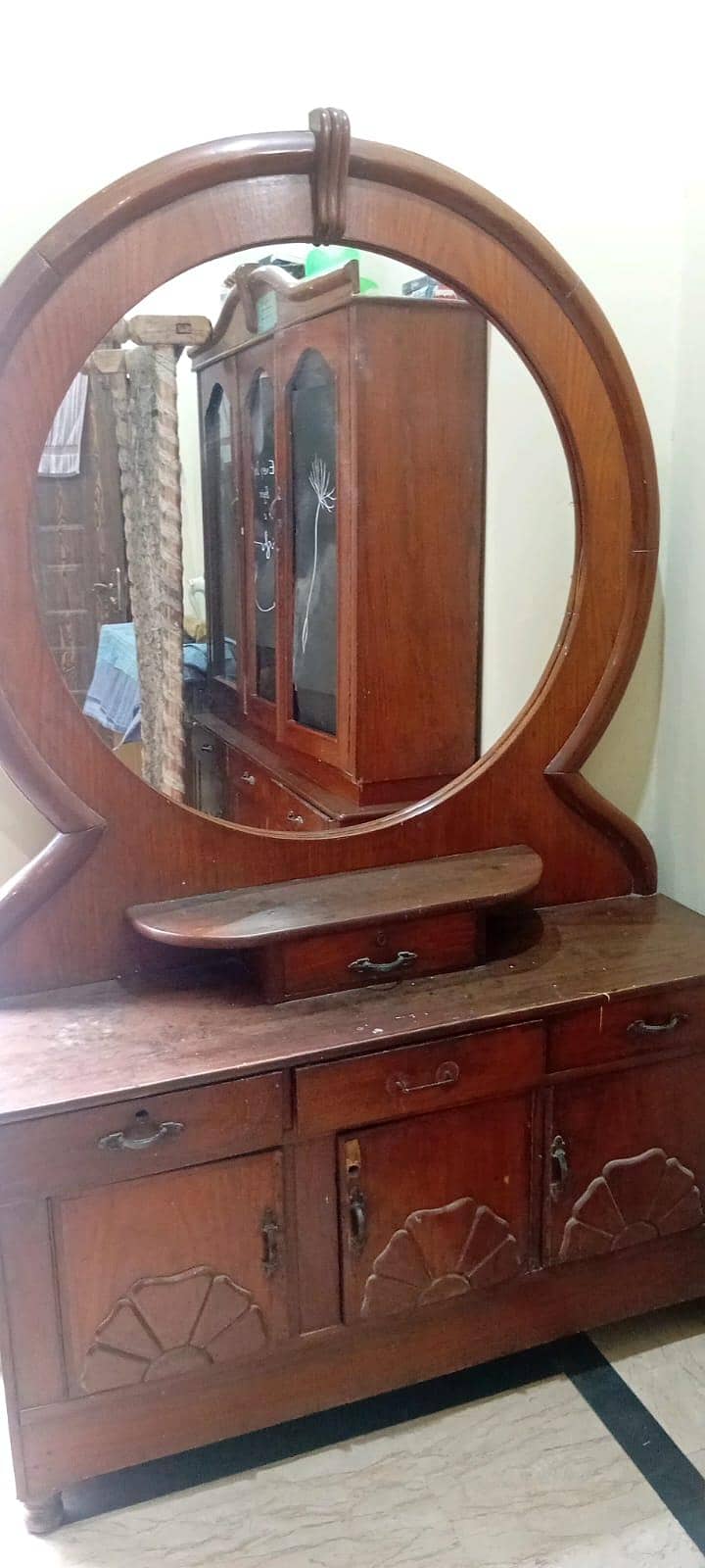 dressing table 10/8 0