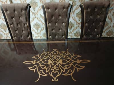 8 chairs dinning table for sale