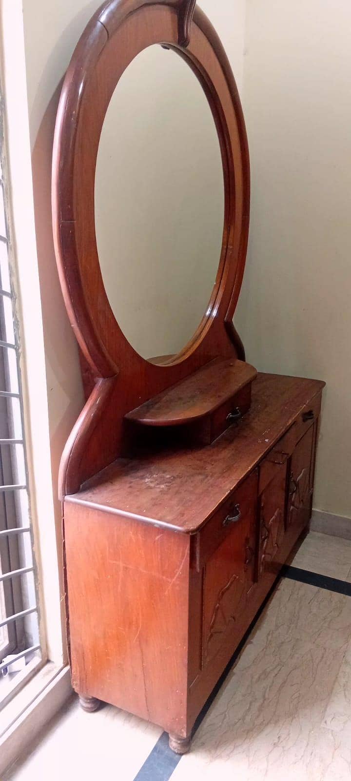 dressing table 1