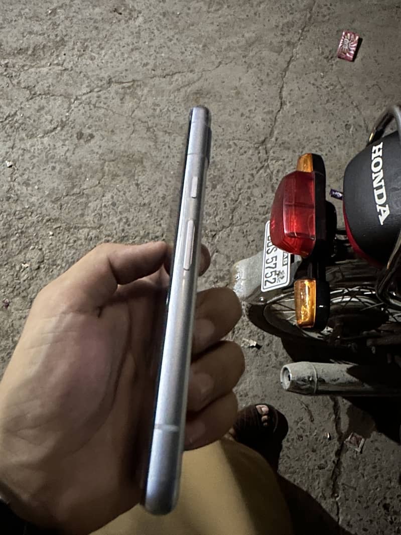 Google Pixel 7a 2