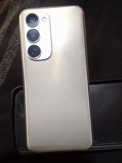 Tecno Spark 40 pro +     8ram 256memory