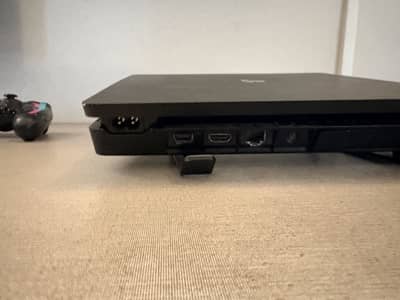 PlayStation 4 Slim Gaming Setup