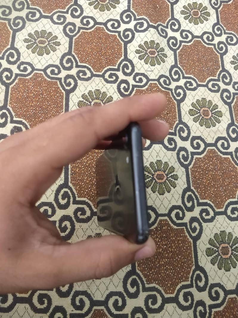 Apple iPhone 7 3