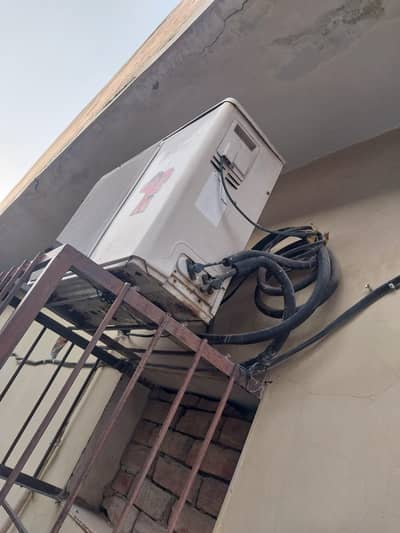 Hair Ac 1 ton original condition