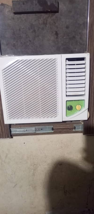 Tosheba AC 0.75 ton