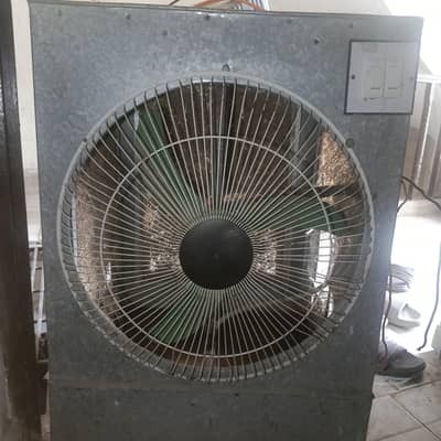 one 12 volt DC  usef cooler and 150 watt unused solar plate for sale