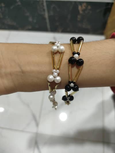 handmade friendship beaded bracelet made with good quality beads