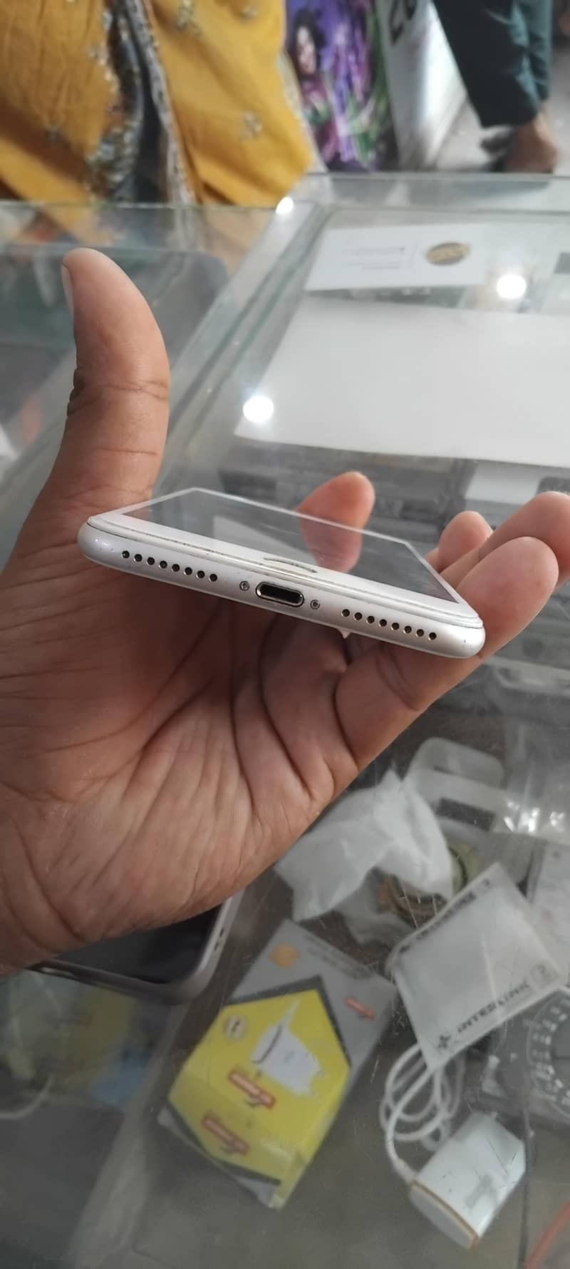 Apple iPhone 7 Plus 1