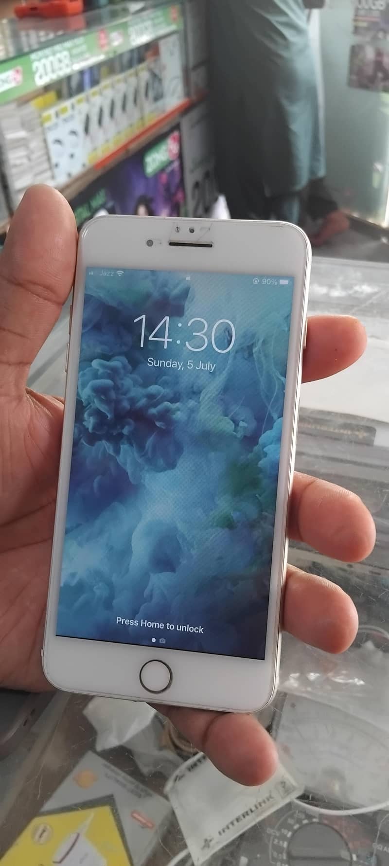 Apple iPhone 7 Plus 6