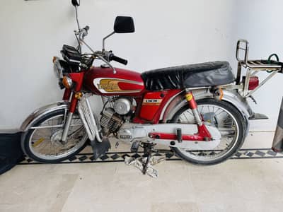 Classic Yamaha 100 Deluxe – Well-Maintained Condition