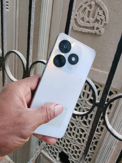 Tecno Spark 20C  4GB 128 GB for sale only mobile