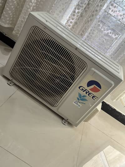 Gree Split Air Conditioner (1 Ton) - Excellent Condition