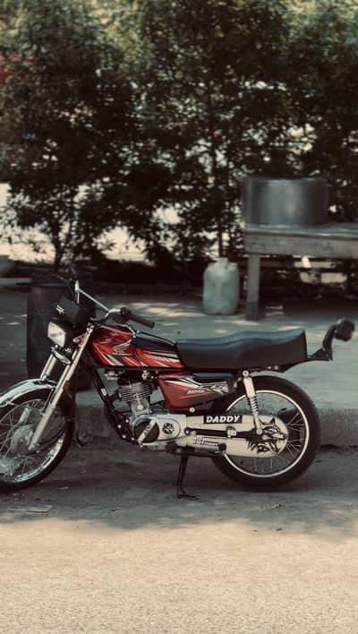Honda 125 for sale 10/10 2024-2025 model with double saman
