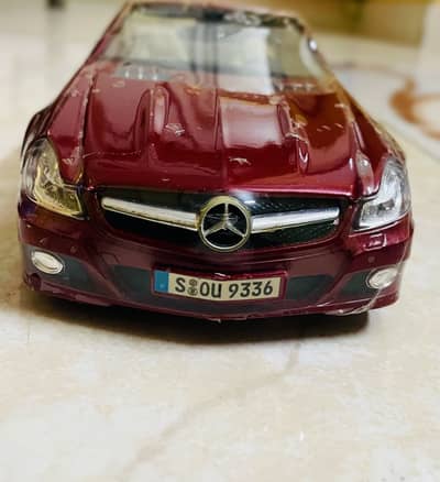 Maisto 1/18 Mercedes Benz SL-550 special edition