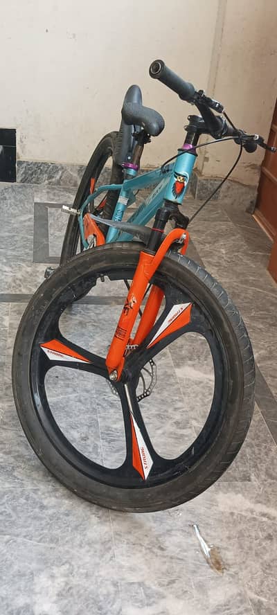 Strong Bicycle Little Used with Front back Disk Breaks
